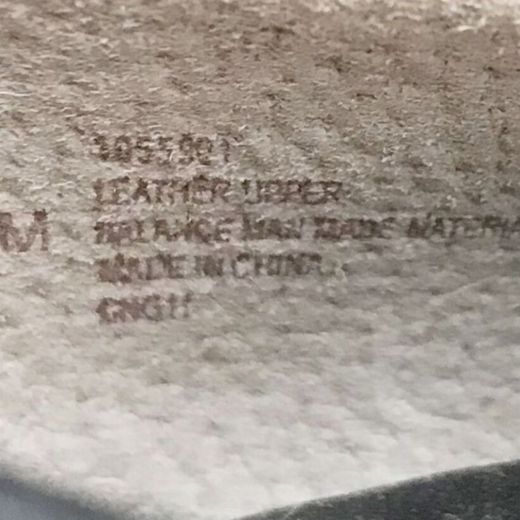 SOFFT Black Mary Jane Leather Heels Patent Straps Heels and 1/2" platform, 8 M - Picture 7 of 8